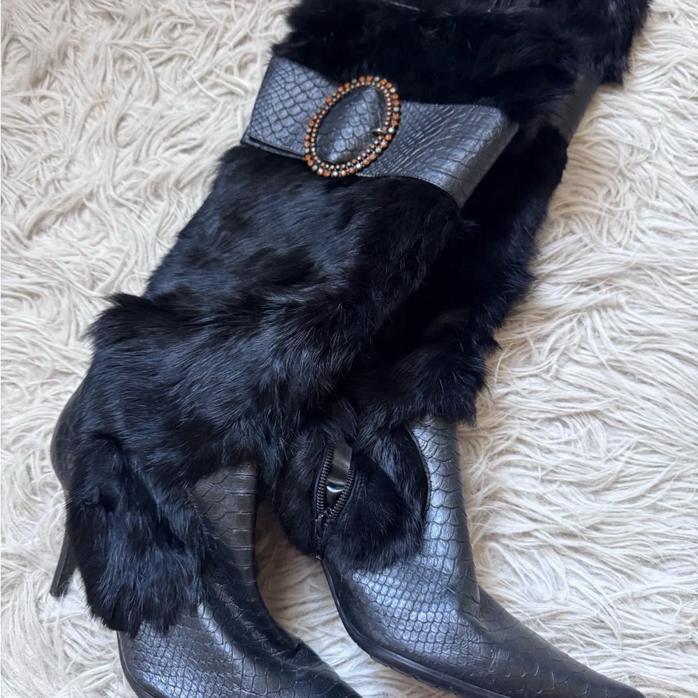 Elegant Black Fur-Trimmed Women's Boots from Paris